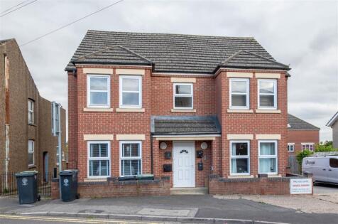 Palace Gate, Irthlingborough