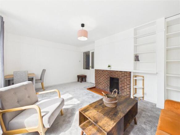 Buxton Drive, Snaresbrook, E11 photo 4