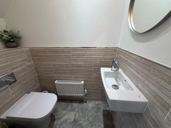 4 bed Detached to rent Image 8