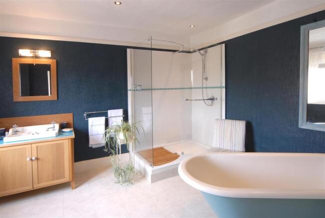 IM11 Haresfield Farm 110516.jpg