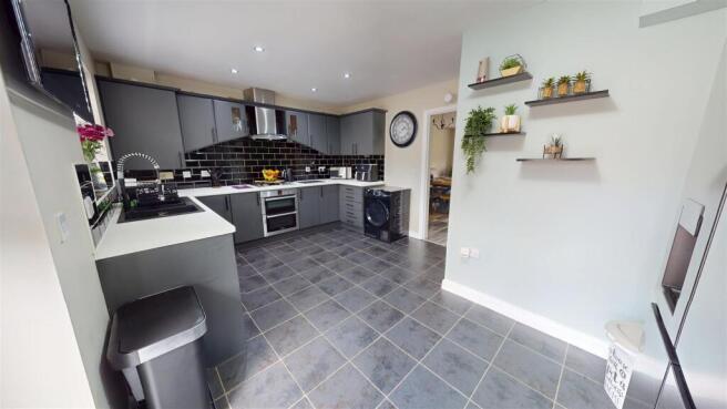 4 bed Town House for sale Image 4