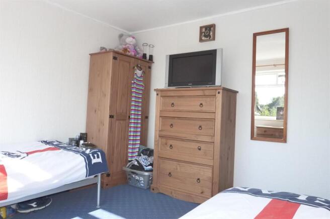 Second Bedroom (2)