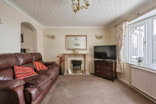 3 bed Semi-Detached for sale Image 6