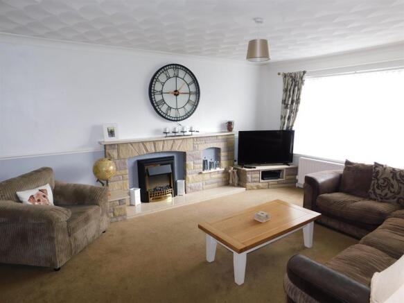 Lounge b