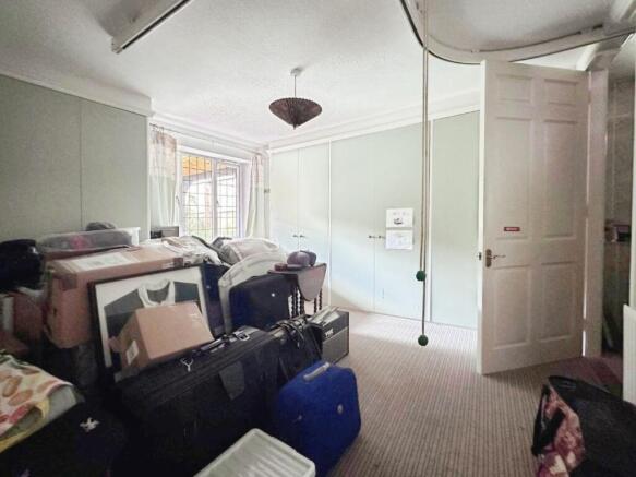 4 bed Detached for sale Image 7