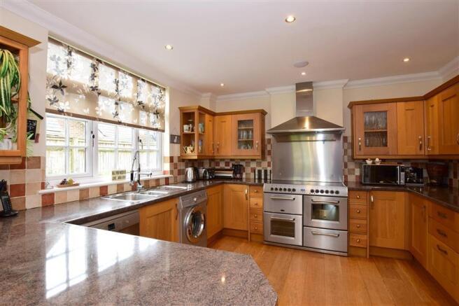 Kitchen/ Dining Area