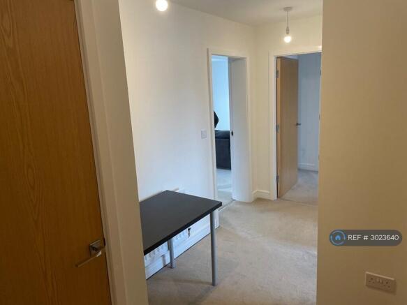 2 bed Flat to rent Image 11