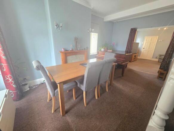 Lounge/Dining Room