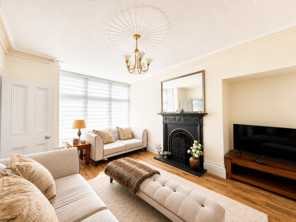2 bed House to rent Image 6