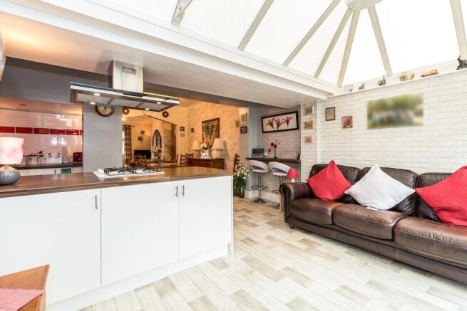 Kitchen/Conservatory