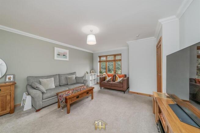 17 GREEN JULIAN PLACE INCHTURE PH14 9PA 030826 EDI