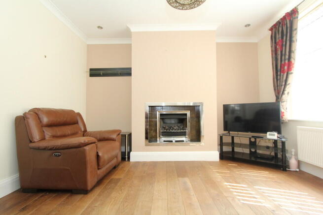3 bed Semi-Detached to rent Image 6