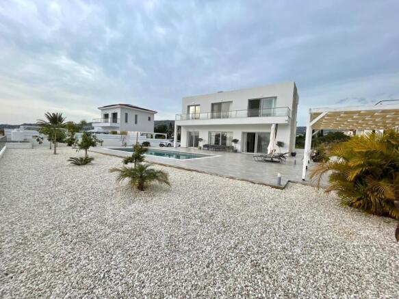 3 Bedroom Villa For