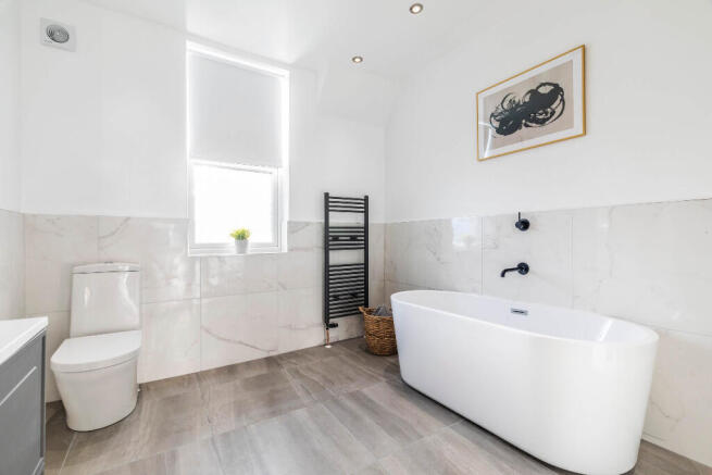 5 bed Terraced to rent Image 6