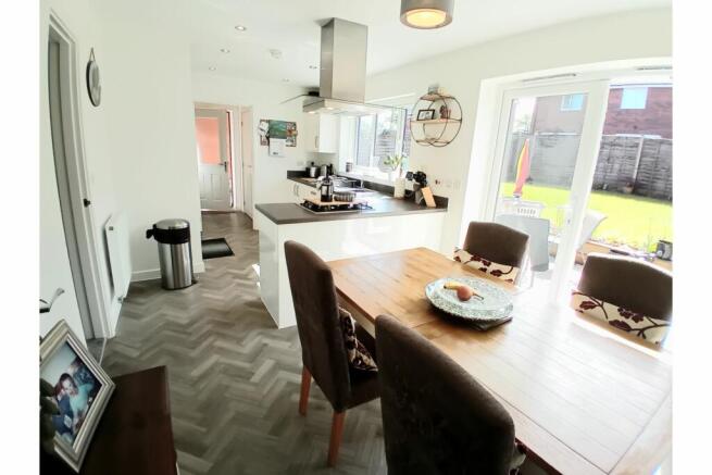 Kitchen/Dining Room