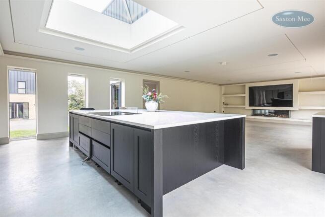 4 bed Detached for sale Image 7