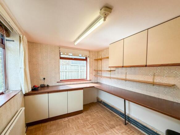 3 bed Semi-Detached Bungalow for sale Image 10