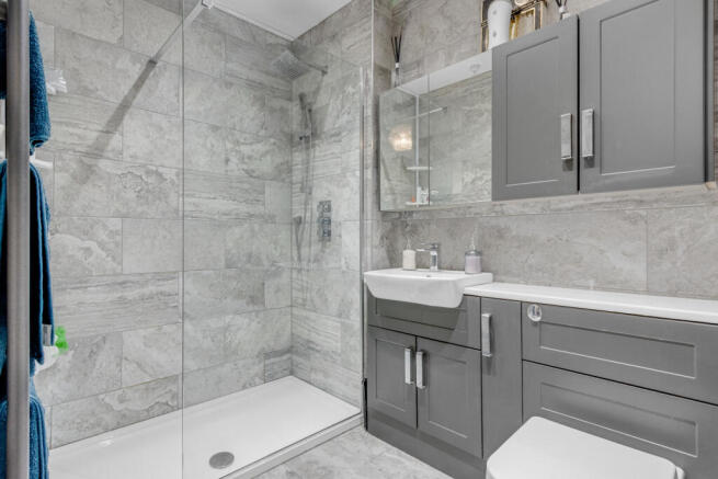 2 bed Apartment for sale Image 11