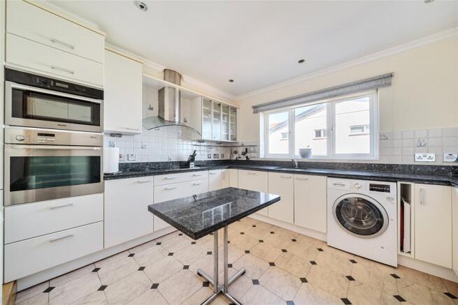 Kitchen/Breakfast Rm