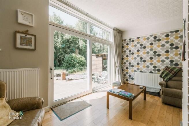 Roundwood Avenue