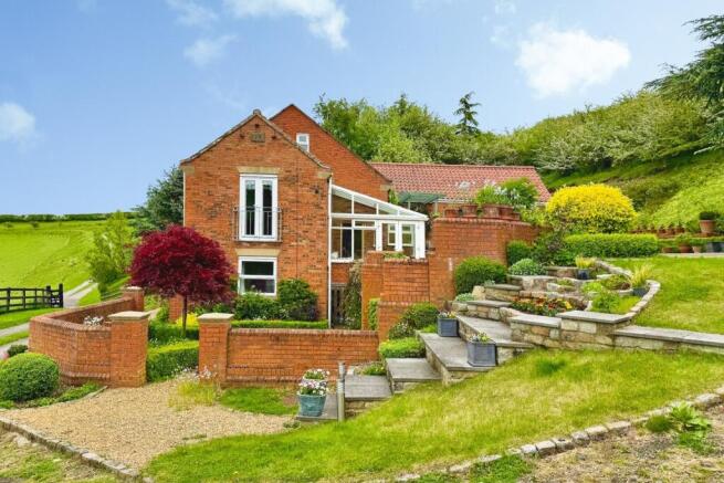 4 bed Detached for sale Image 7