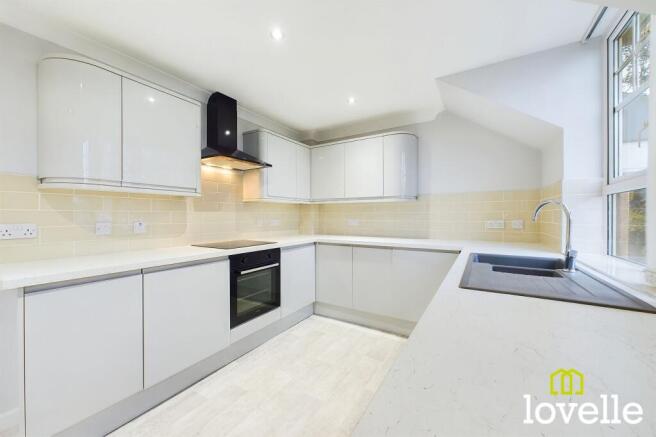 2 bed Flat for sale Image 5