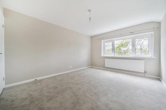 4 bed Detached to rent Image 10
