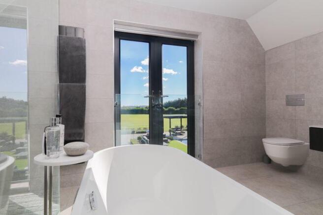 Main En-Suite