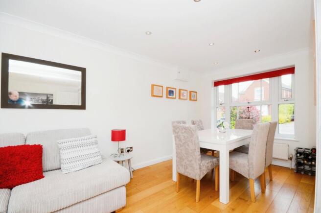 Lounge/Dining Room