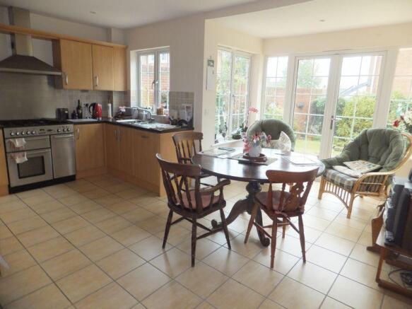 KITCHEN/BREAKF...