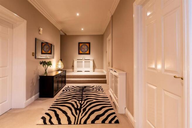 3 bed Terraced for sale Image 4