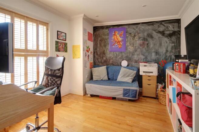 Bedroom 4/Study: