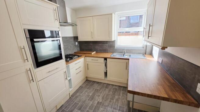 Manchester Road, Droylsden photo 3