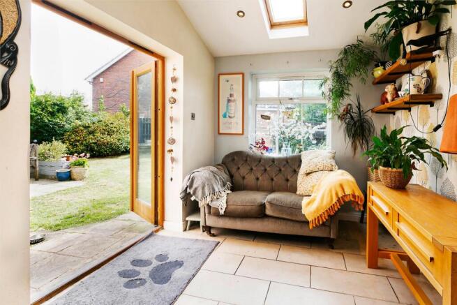 5 bed Detached for sale Image 6