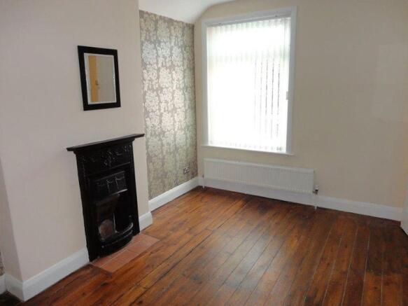 BEDROOM 2