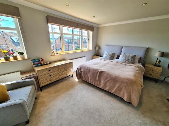 MASTER BED