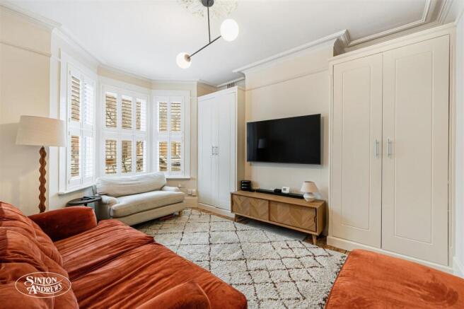 76 Elthorne Park Road-2.jpg