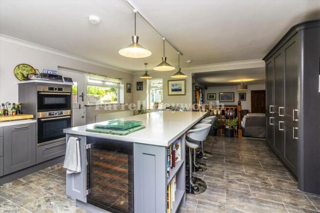 Kitchen image 5
