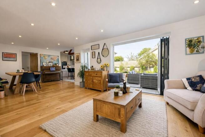4 bed Detached for sale Image 4