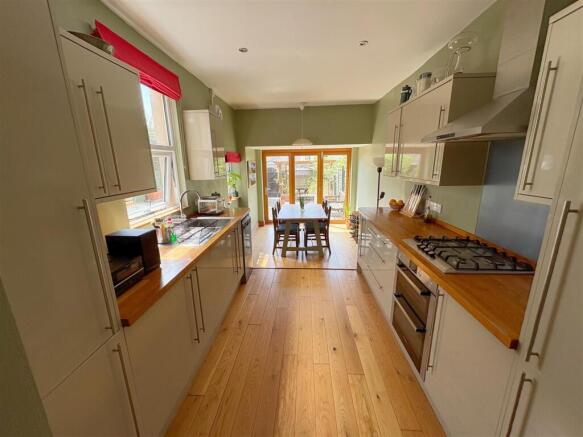 Kitchen_Dining room.jpg