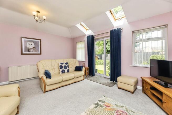 4 bed Detached for sale Image 8