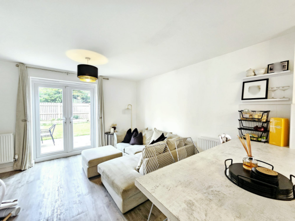 Senior Drive, Cayton, Scarborough, North Yorkshire photo 4