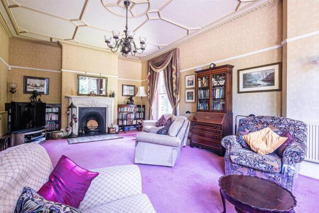 4 bed Semi-Detached for sale Image 7