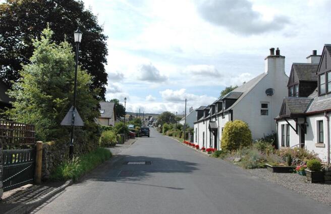 7b-EasterHillCottageStreetShotPrint.jpg