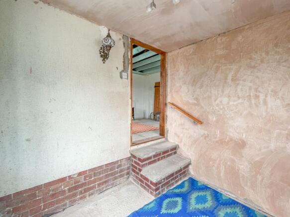 Useful outbuilding with 2 rooms