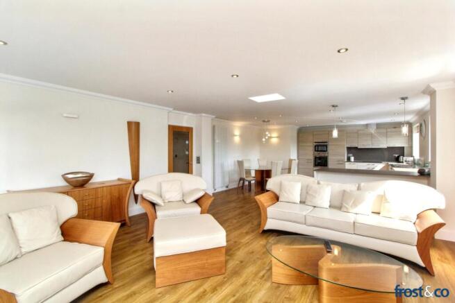 Lounge to Kitchen
