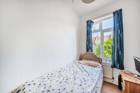 Park Avenue, Mitcham, CR4