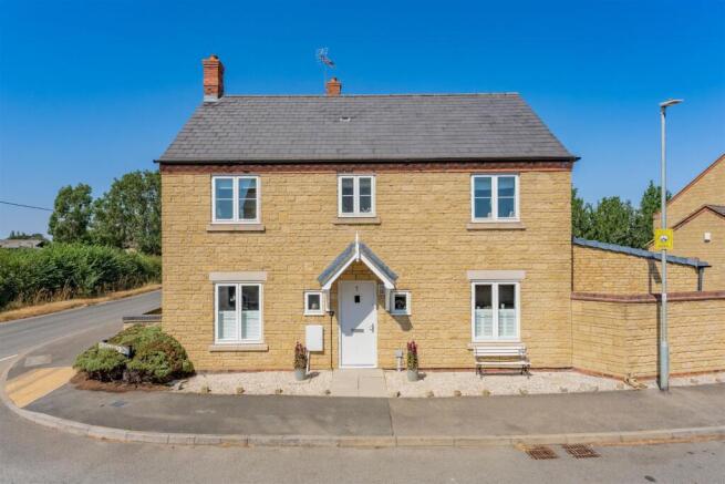 HuntsFieldDrive_01.jpg