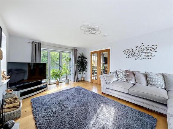 4 bed Detached for sale Image 10