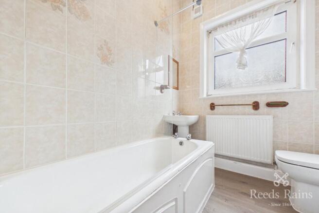 2 bed Terraced to rent Image 9